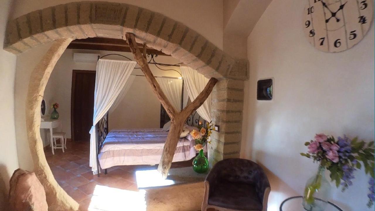 Il Giardino Dei Flintstones B&B Cerveteri Kültér fotó