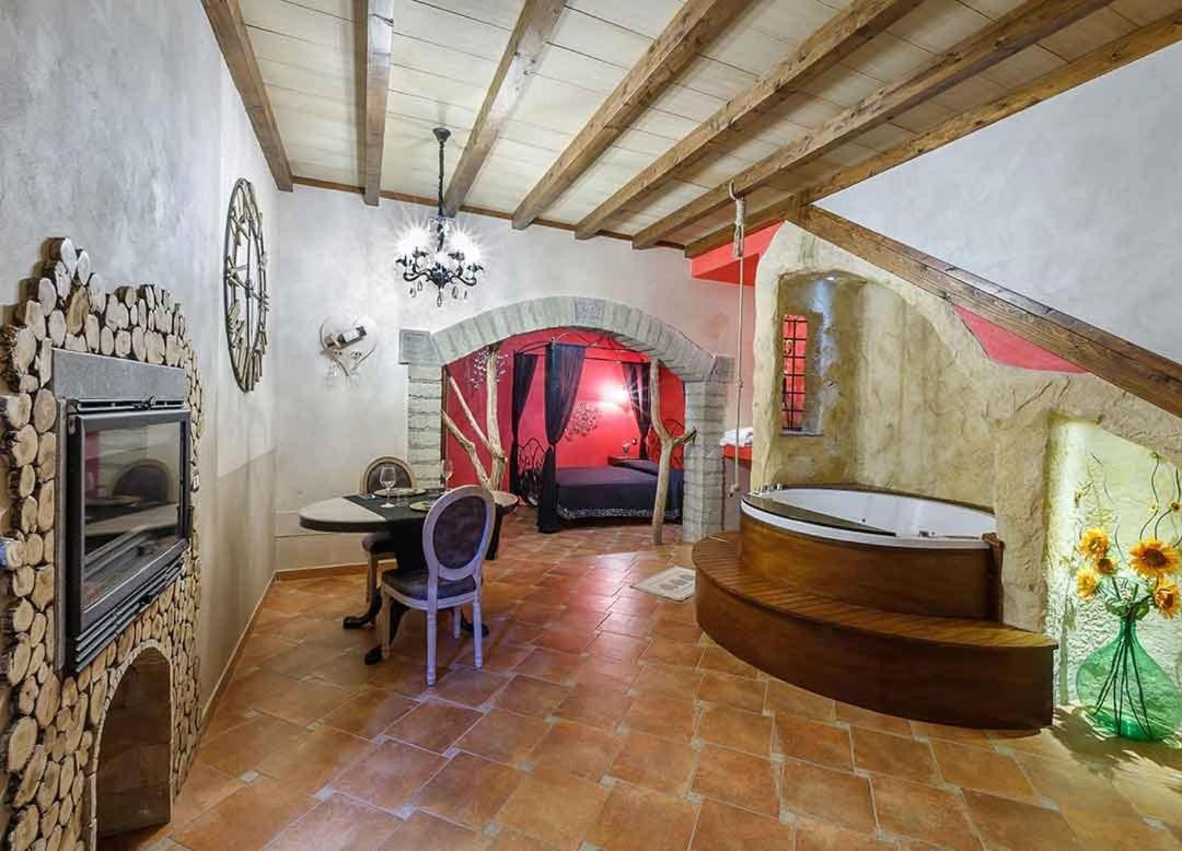 Il Giardino Dei Flintstones B&B Cerveteri Kültér fotó