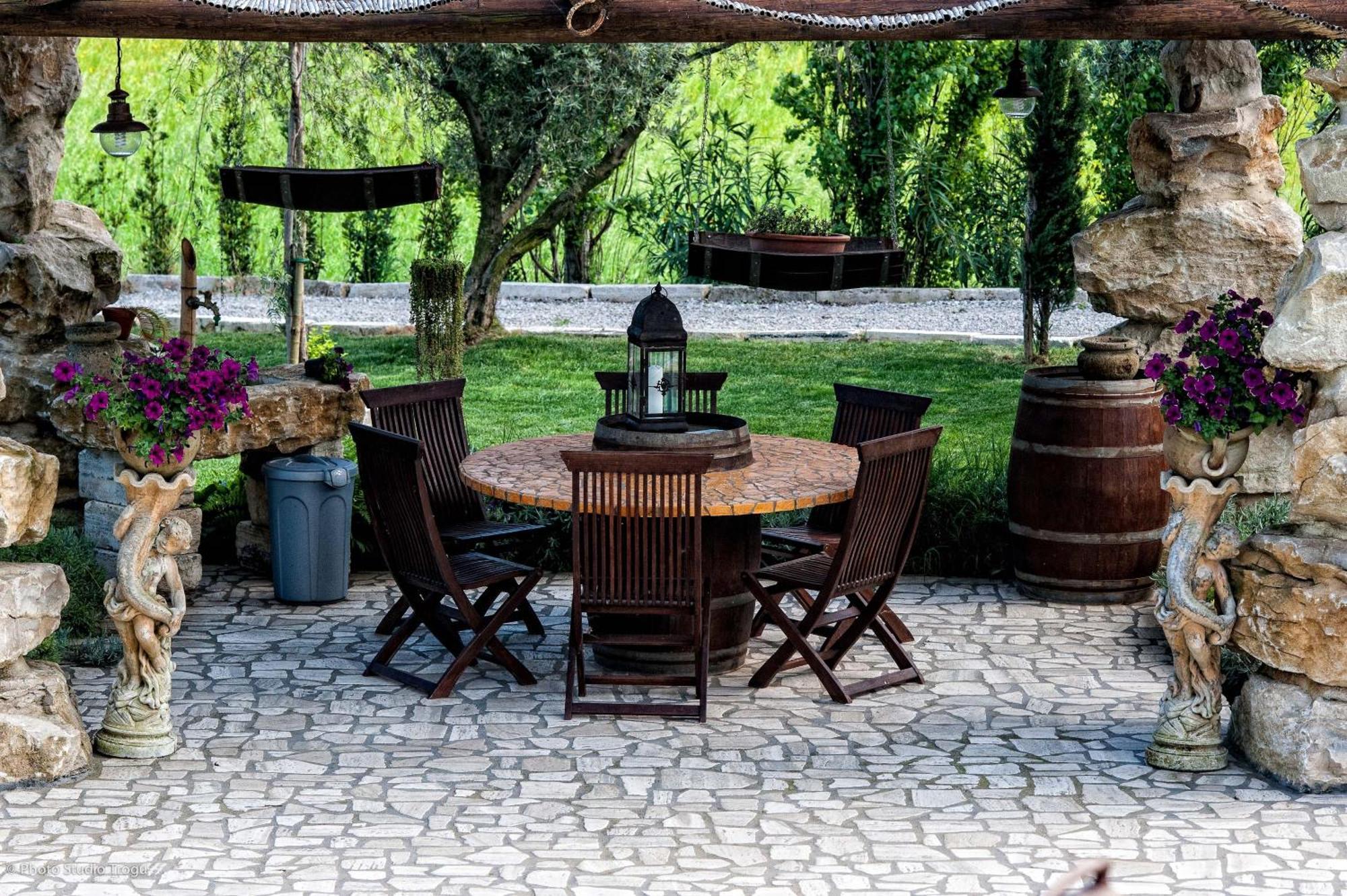 Il Giardino Dei Flintstones B&B Cerveteri Kültér fotó