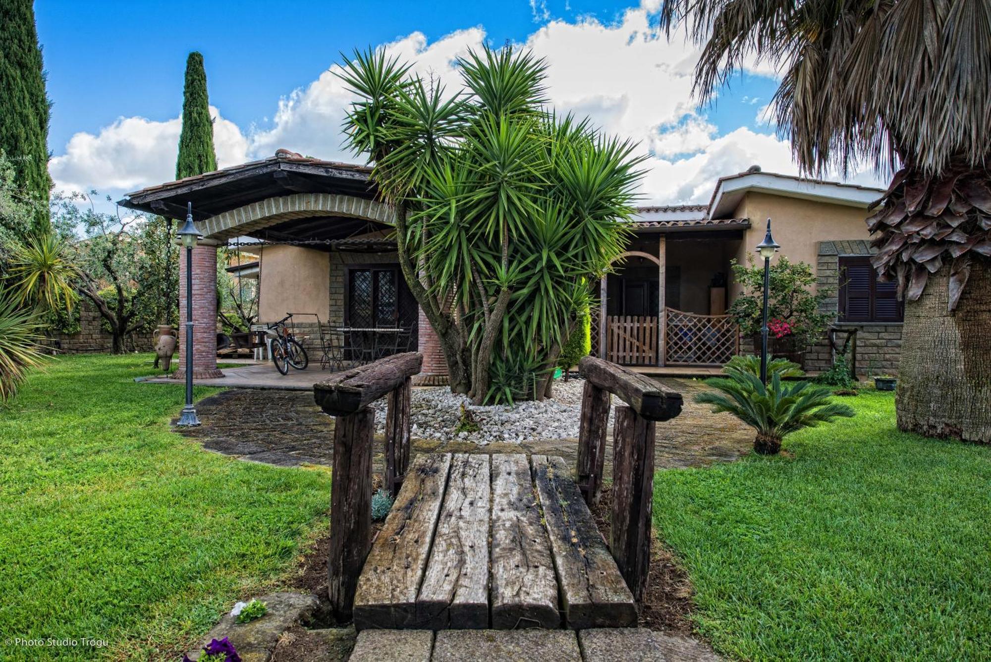 Il Giardino Dei Flintstones B&B Cerveteri Kültér fotó